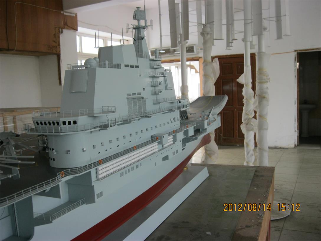 博尔塔拉辽宁舰模型